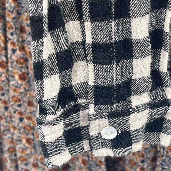 Hem & Thread flannel floral blouse button down shirt large EUC - Picture 10 of 10